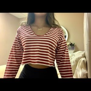Low neck cropped long sleeve